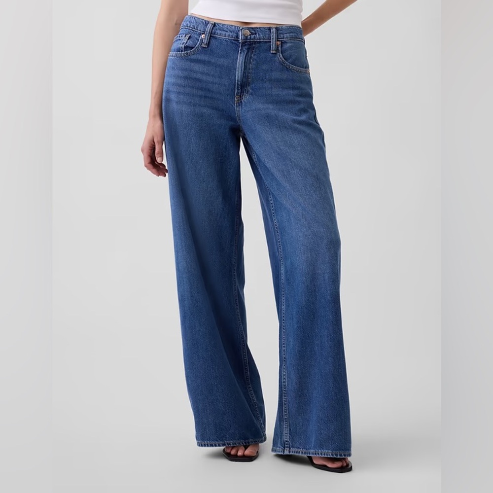 Classic GAP Women's Baggy Mid Rise Jeans in Medium Indigo size 29